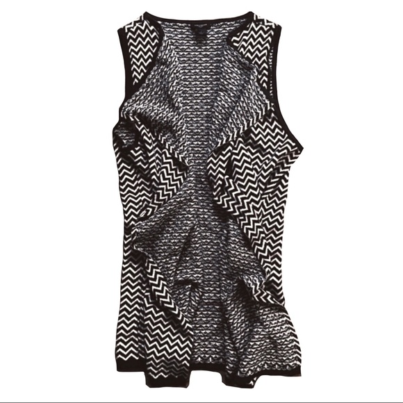 Ann Taylor Sweaters - Ann Taylor 100%cotton chevron sleeveless cardiganS